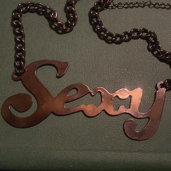 Black chain necklace - Picture 2 of 4